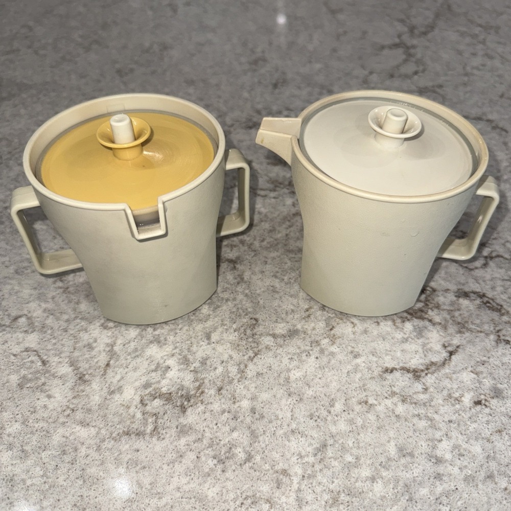 Vintage Tupperware Sugar & Creamer set 1415-14 & 1414-6 Push-In Lids 3.5" Read